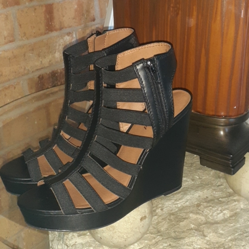 Lucky Brand Strappy Wedges